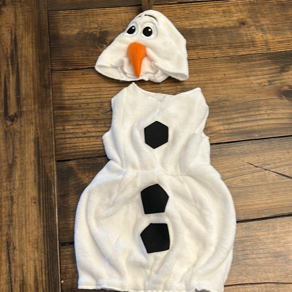 Olaf costume! Used once, in great condition!